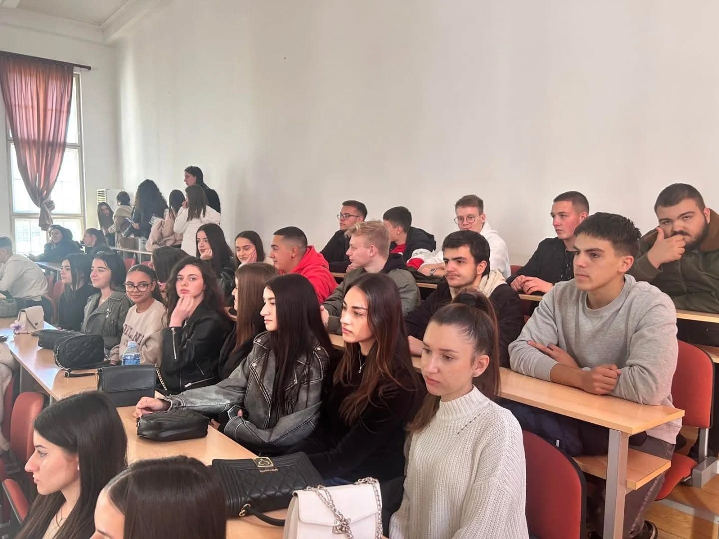Ученици Техничке школе на Дану отворених врата на Филозофском факултету у Нишу 